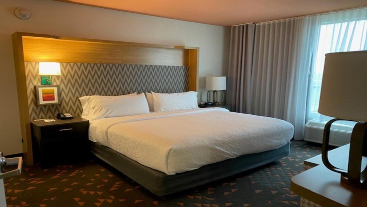 Holiday Inn Lexington - Hamburg By Ihg Esterno foto
