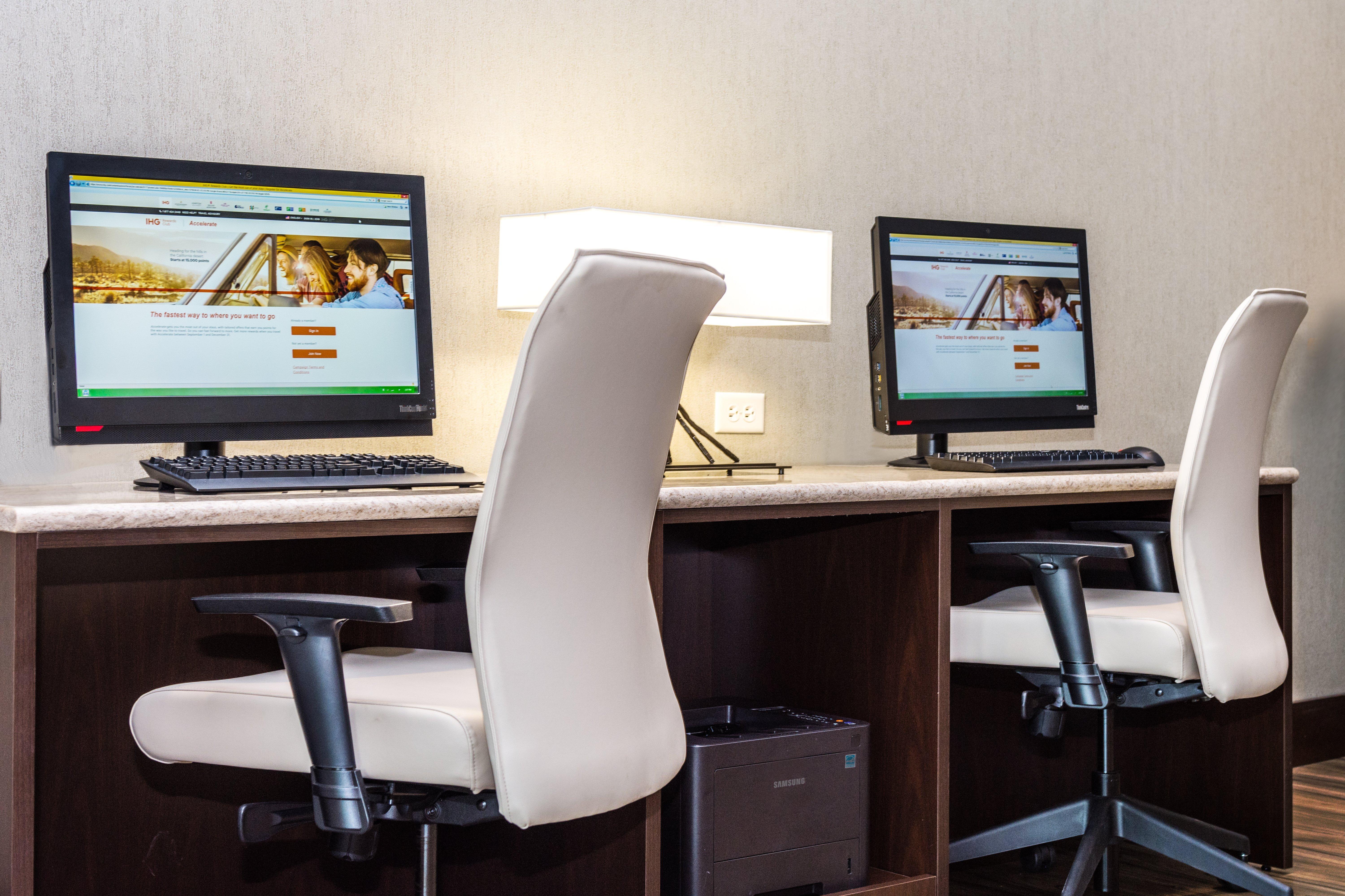 Holiday Inn Lexington - Hamburg By Ihg Esterno foto