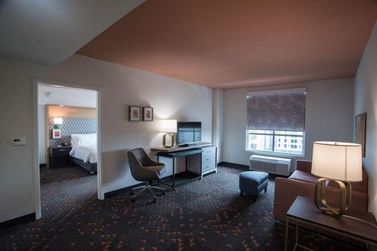 Holiday Inn Lexington - Hamburg By Ihg Esterno foto